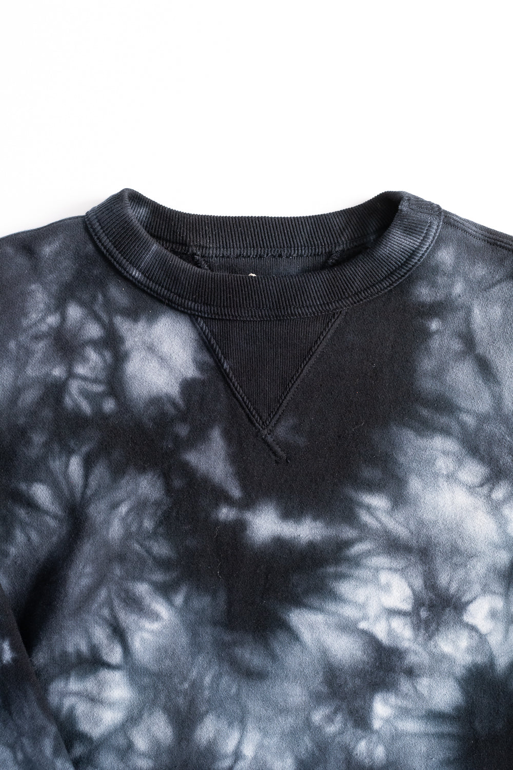 8117 Kyoto Kurozome Crest Tie dyed Crew Neck Black James Dant