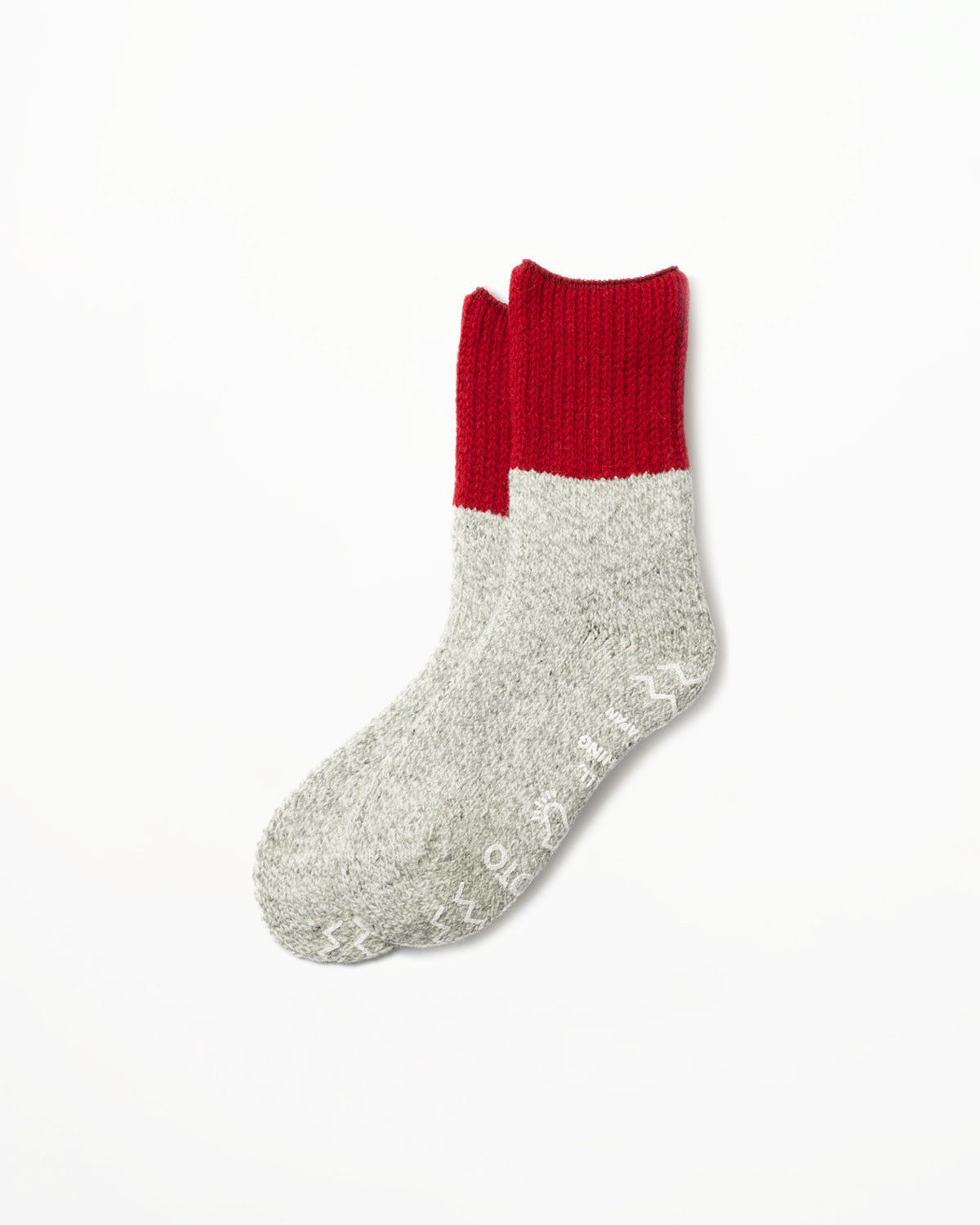 R1435 - Retro Winter Room Socks - Red, Gray