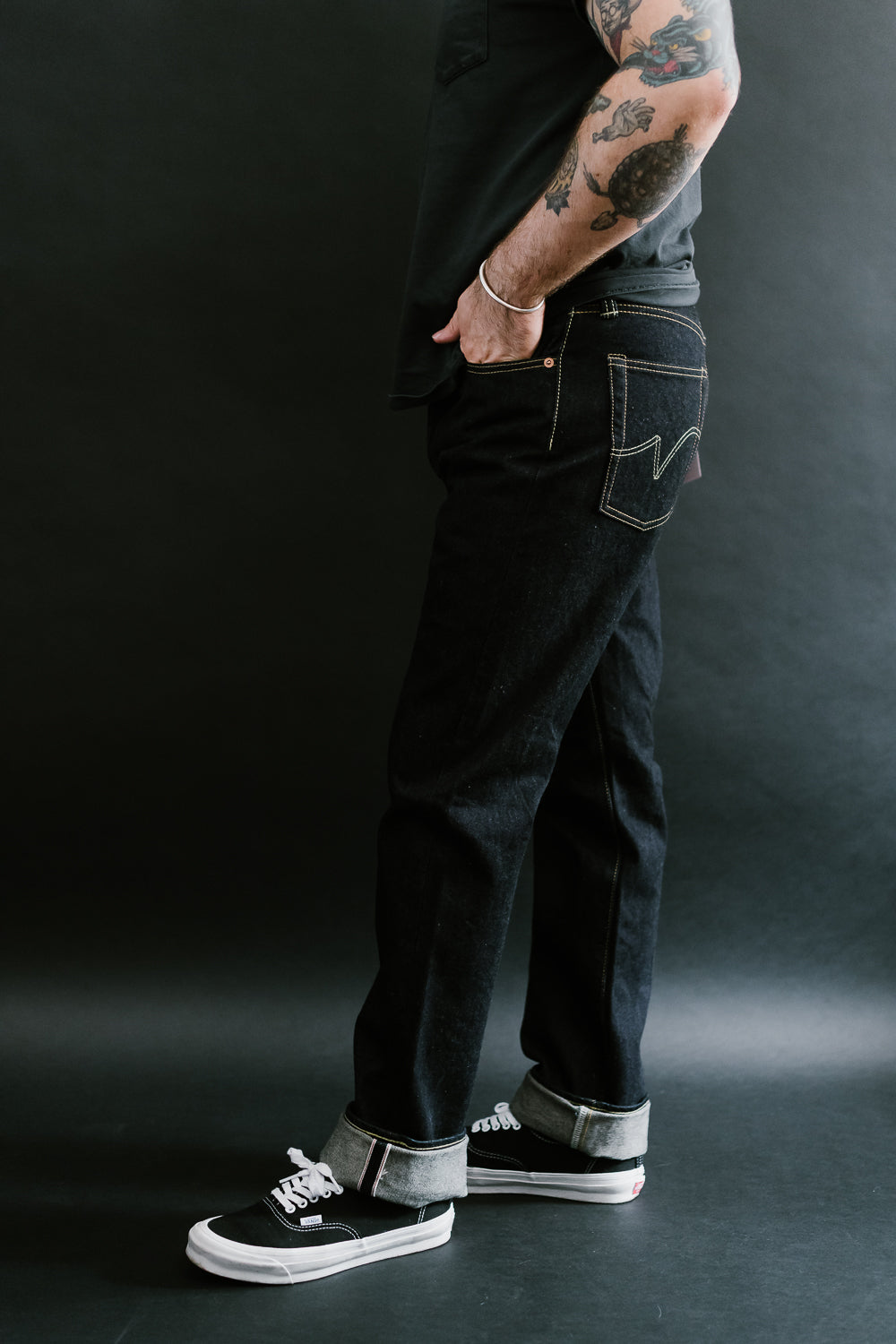 IH-888S-142 - 14oz Selvedge Denim Medium/High Rise Tapered Cut Jeans - Indigo