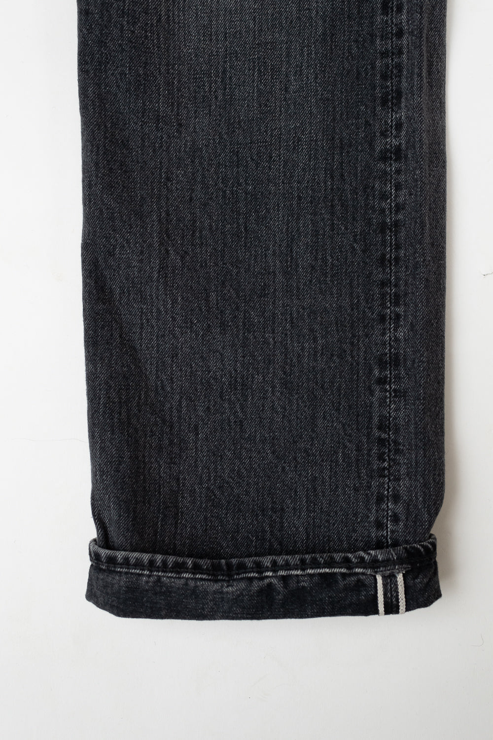 01-1050W-D61S - 105 - Standard Fit Denim - 90s Black Stone