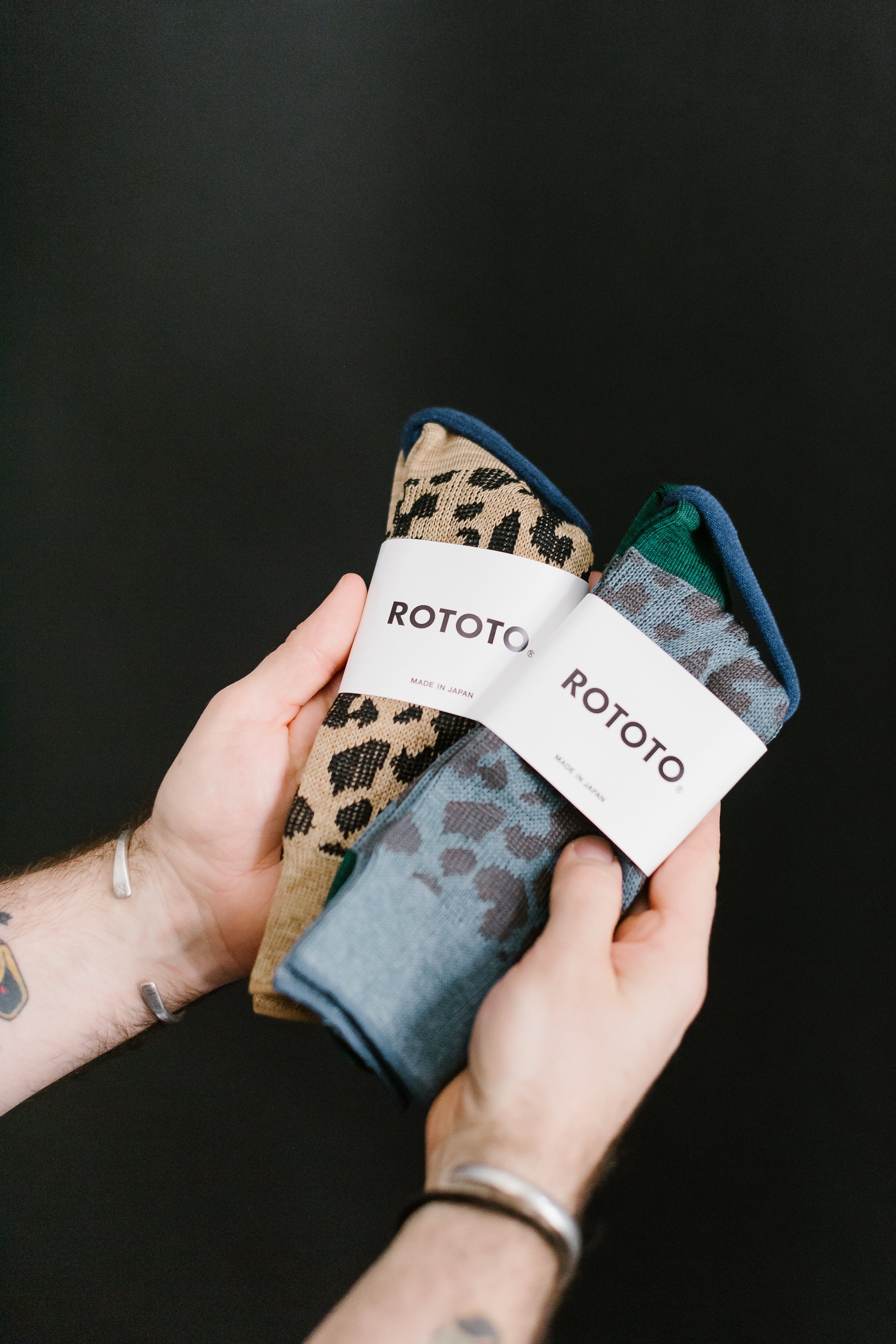 R1418 - Organic Cotton & Recycled Polyester Leopard Crew Sock - Light Blue, Dark Green