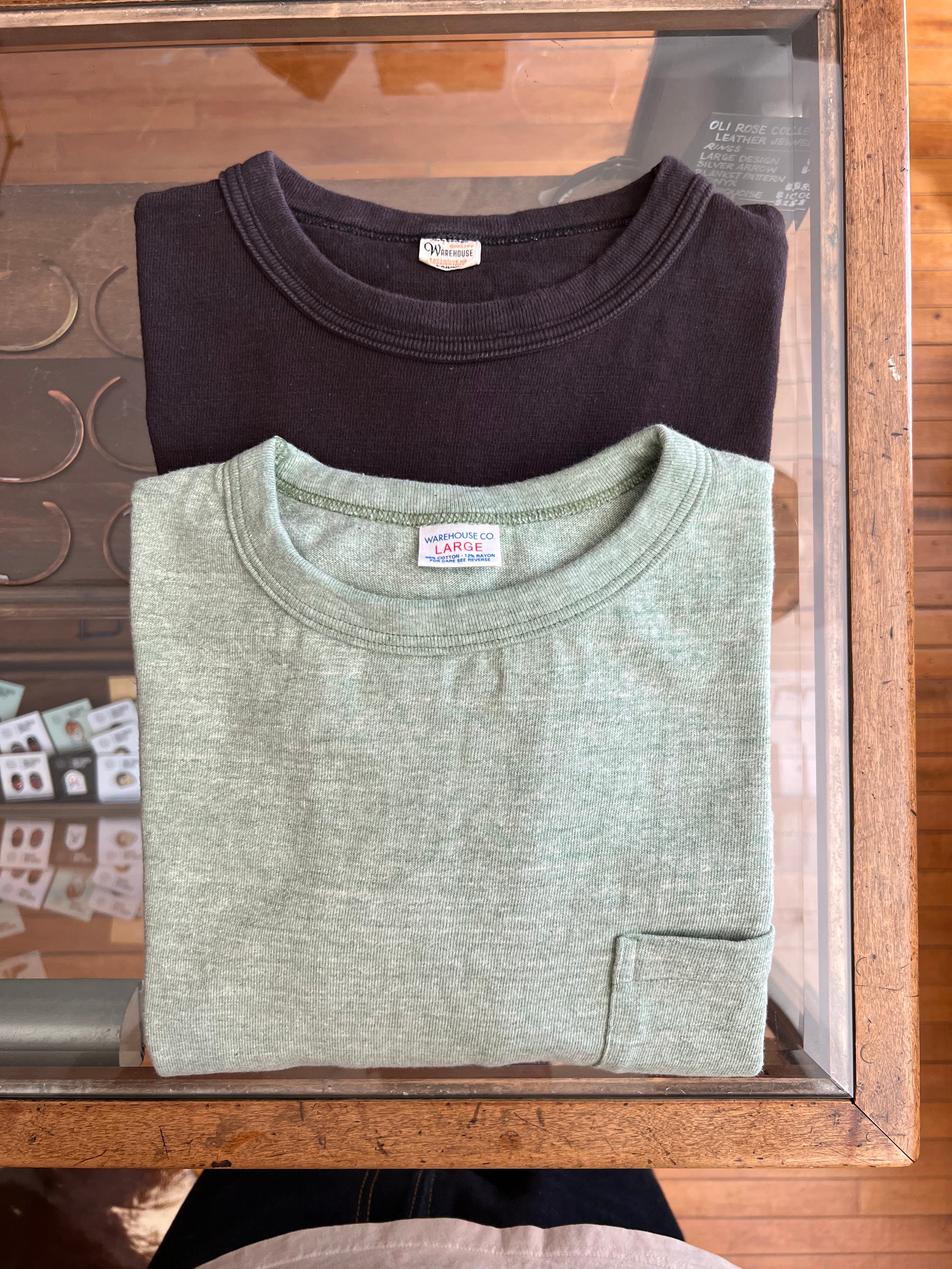 Gently Used Warehouse & Co. T-shirt 2 Pack - Large - Green Heather & Sumikuro