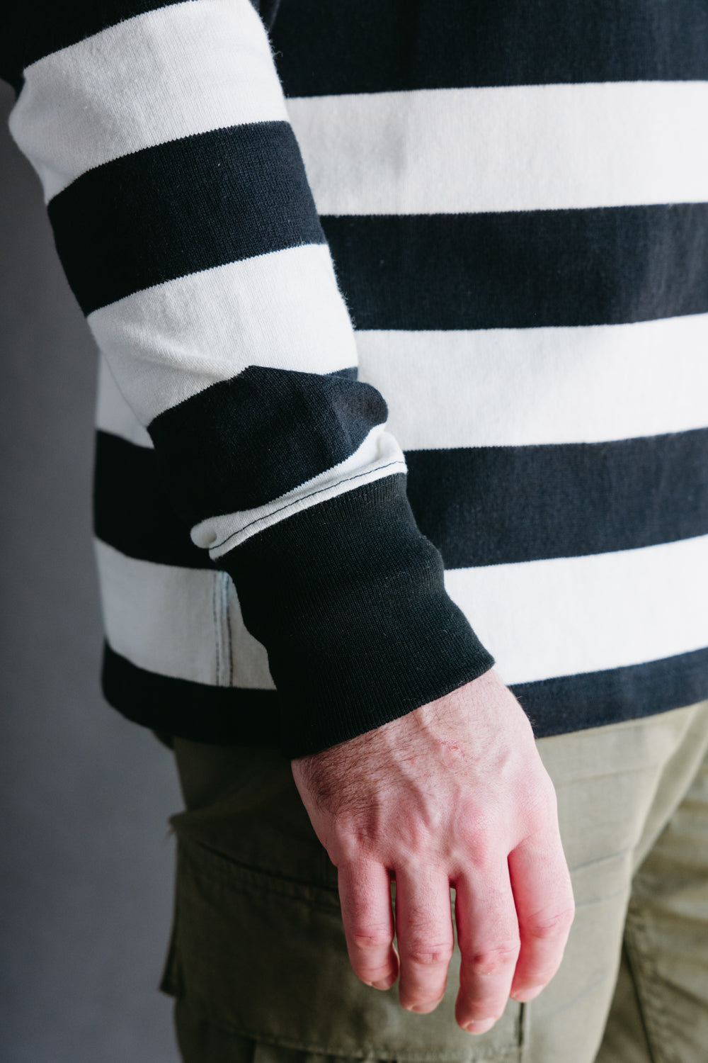 IHTB-01-BLK-WHT - 11oz Cotton Knit Long-Sleeved Sweater - Black, White
