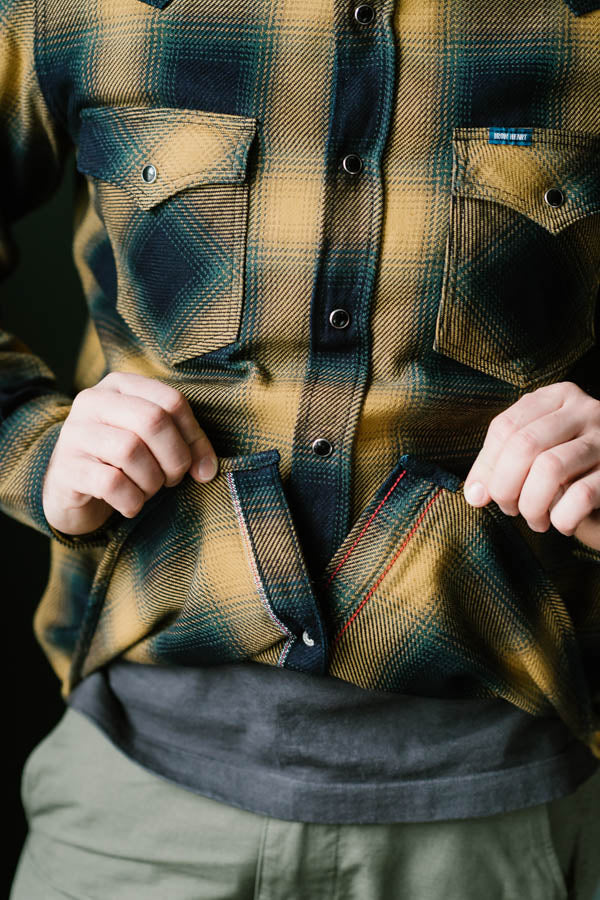 brown swirled checkered wallpaper Essential T-Shirt for Sale by itsmevilma