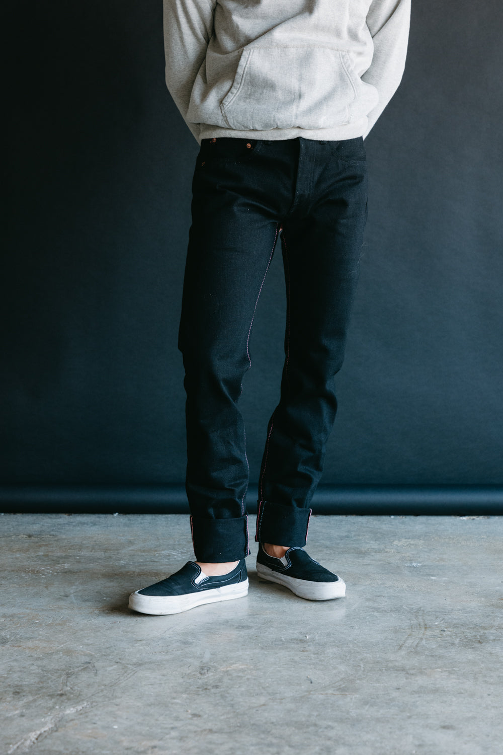 Men's Stretch Selvedge Tapered Jeans in Black - Thursday