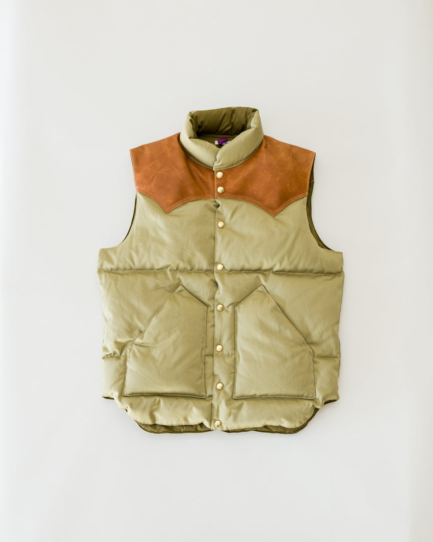 Lot 2190 - Rocky Mountain Featherbed x Warehouse Westpoint Down Vest - Beige